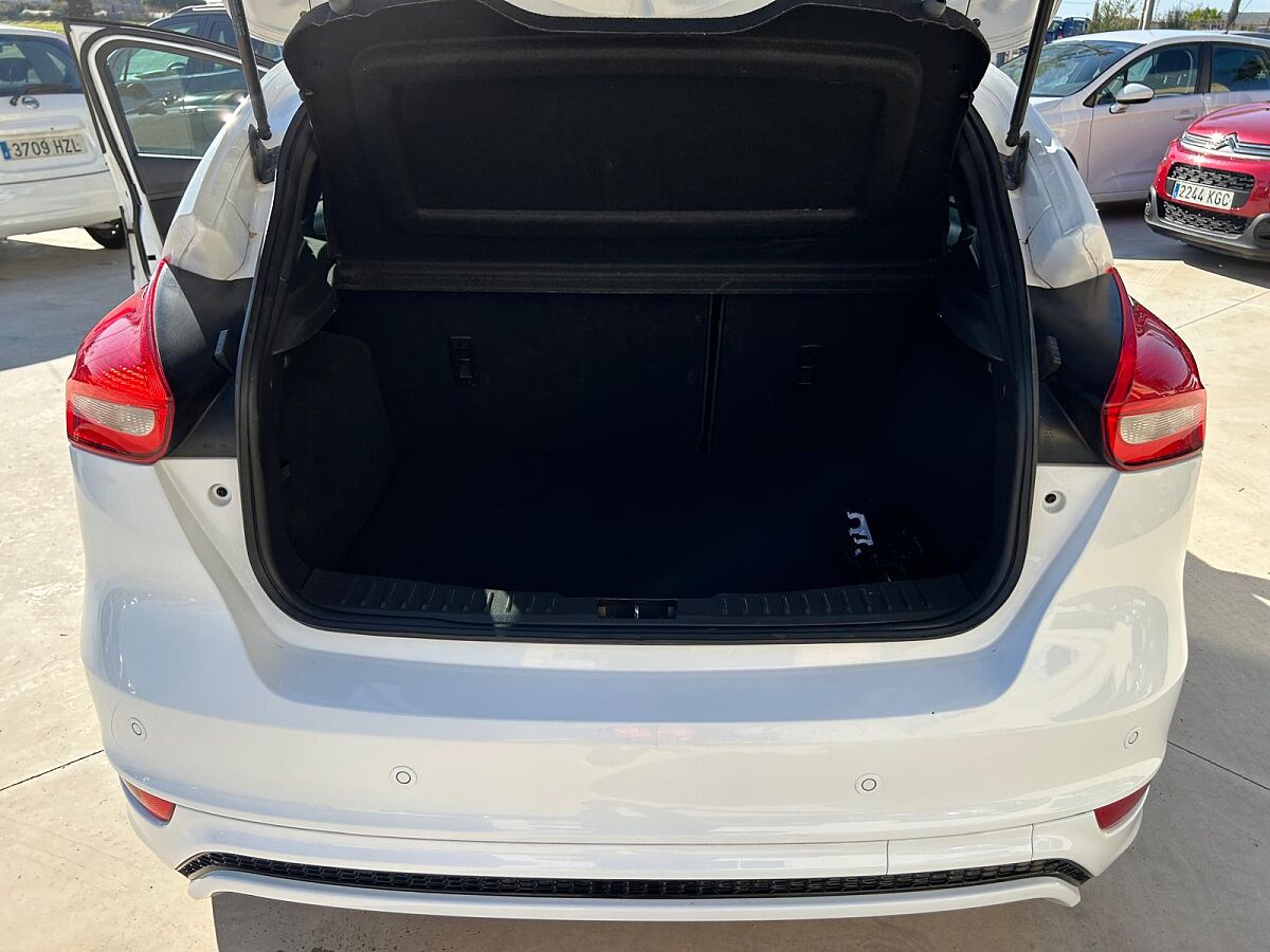 FORD FOCUS ST LINE 1.0 AUTO SPANISH LHD IN SPAIN 49000 MILES SUPERB 2017